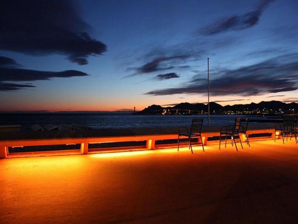 Cannes Front Beach Pools Apartment Bagian luar foto